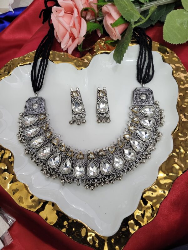 Kundan Oxidised Set - White