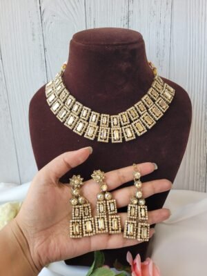 Kundan Stone Set – Golden