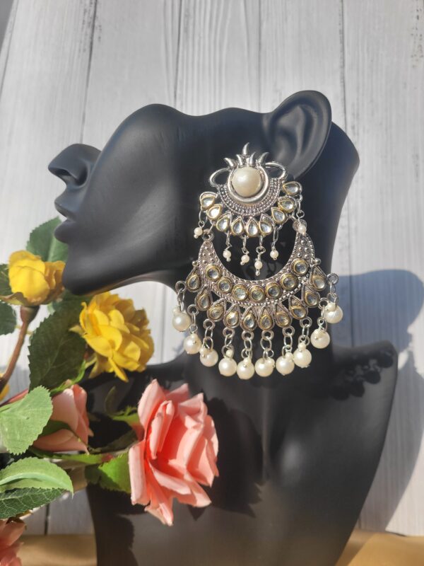 Parineeti Dual Tone Pearl Chandbali