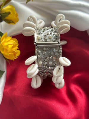Shell And Stone Kada