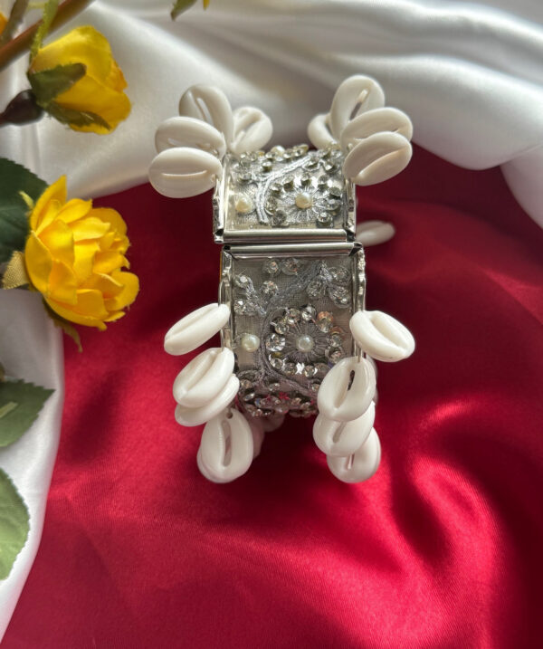 Shell And Stone Kada