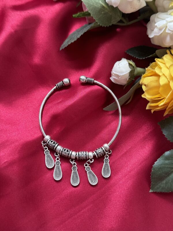 Daily wear Bracelet - Shell Pattern