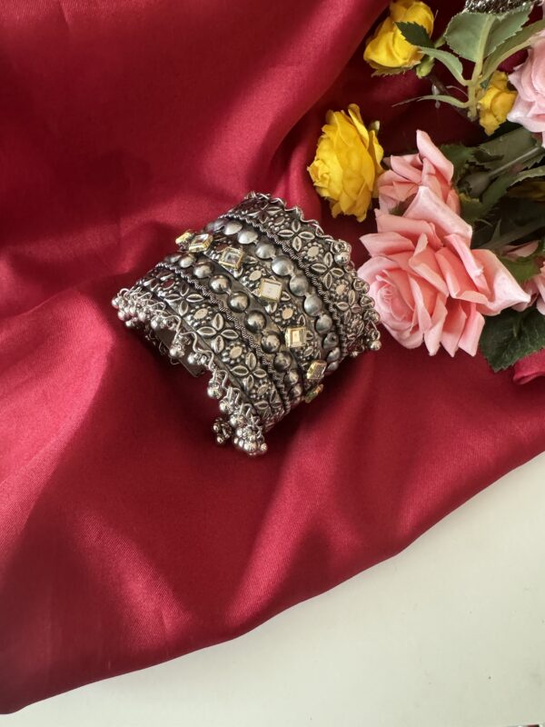 Broad Dual Tone Kada