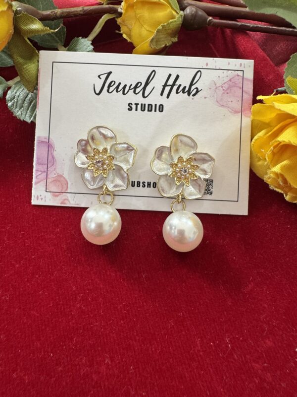 White Flower Pearl Earrings