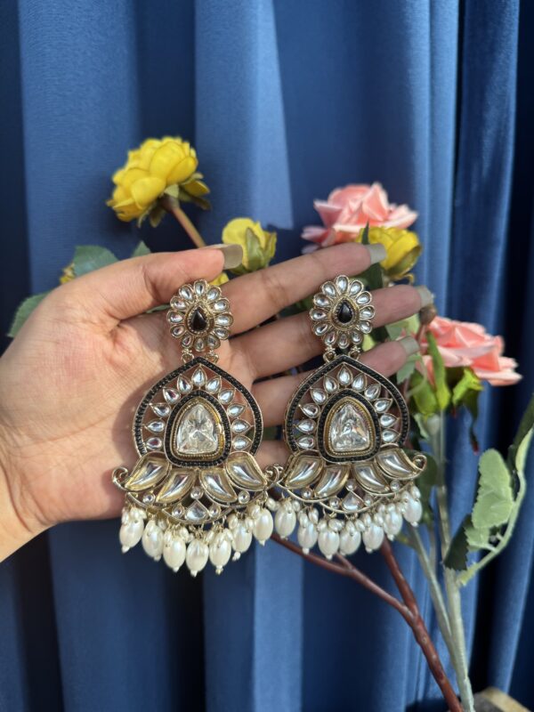 Sanya Kundan Earrings - Black