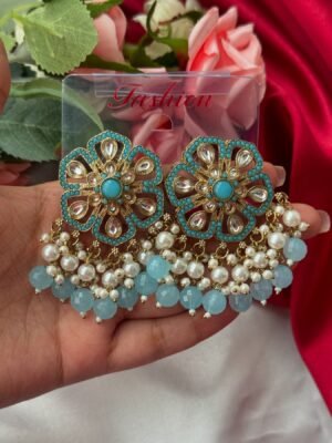 Flower studs – Light Blue