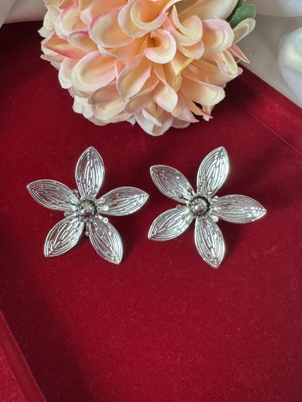 Flower Earrings - Silver