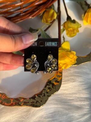 Brass Studs – Yellow