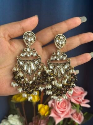 Niyati Kundan Earrings – Black