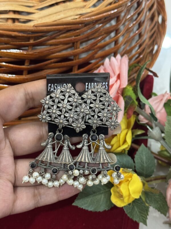 Doli Stone Earrings - Black