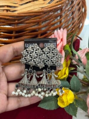 Doli Stone Earrings – Black