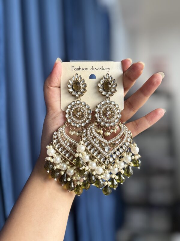 Hansika Kundan Earrings - Mehendi