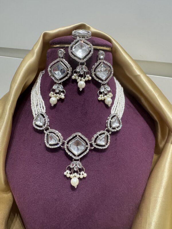 Kashmeera Kundan Set