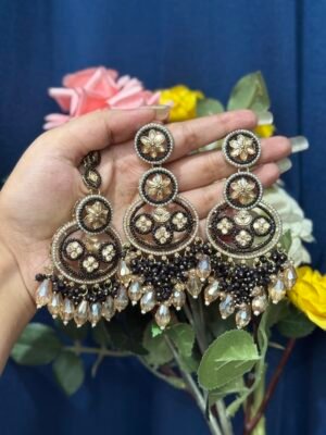 Yasmeen Premium Earrings With Mangtika – Black