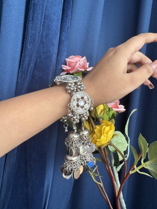 Unique Kada With Latkan