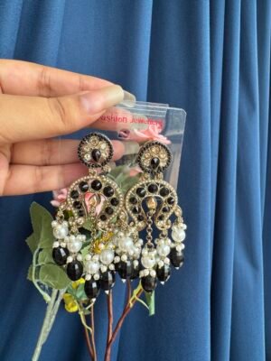 Apoorva Unique Lightweight Kundan Earrings – Black