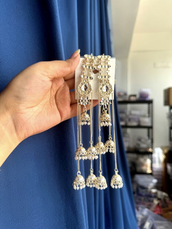 Nisha Long Golden Beauty With Kaan Chain