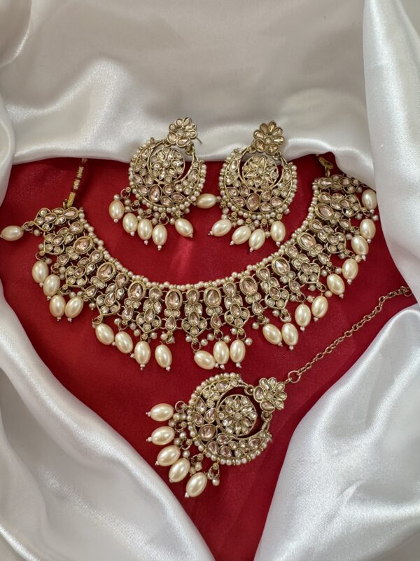 Pari Kundan Set - Golden