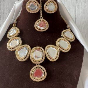 Kundan Stone Set – Golden