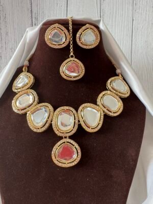 Kundan Stone Set – Golden