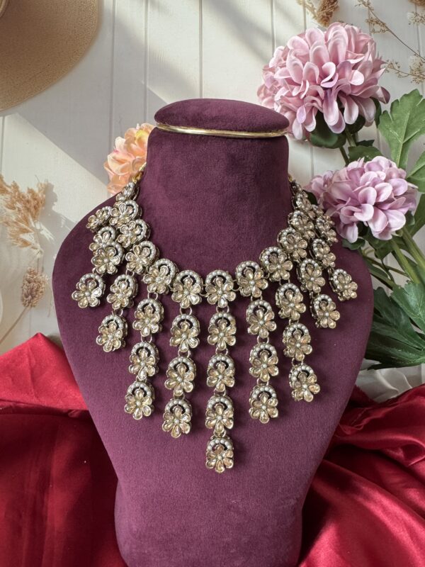 Premium Flower Kundan Set - Golden