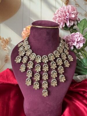Premium Flower Kundan Set – Golden