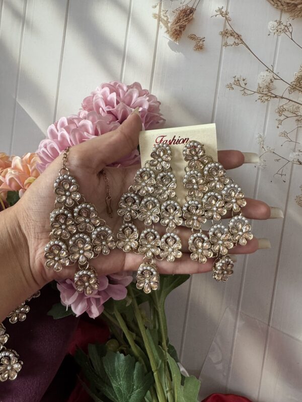 Premium Flower Kundan Set - Golden - Image 2