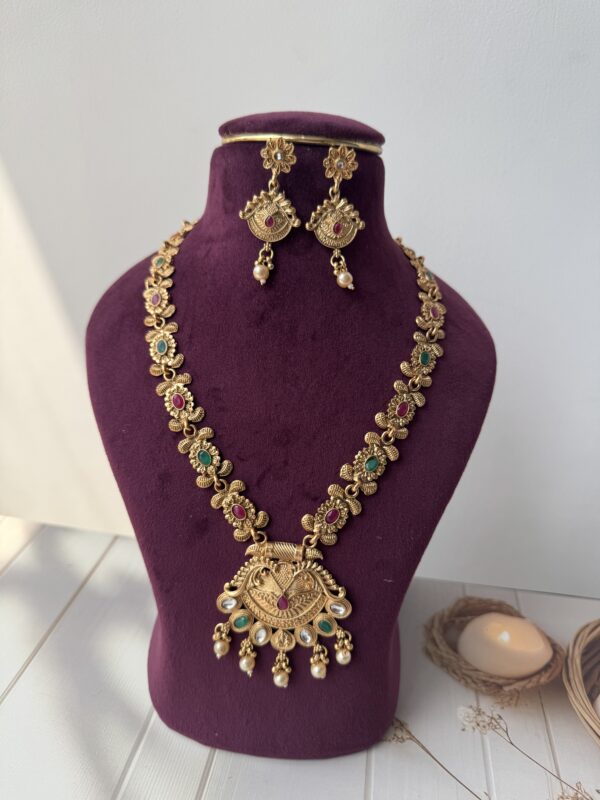 Palavi Temple Jewellery Stone Set