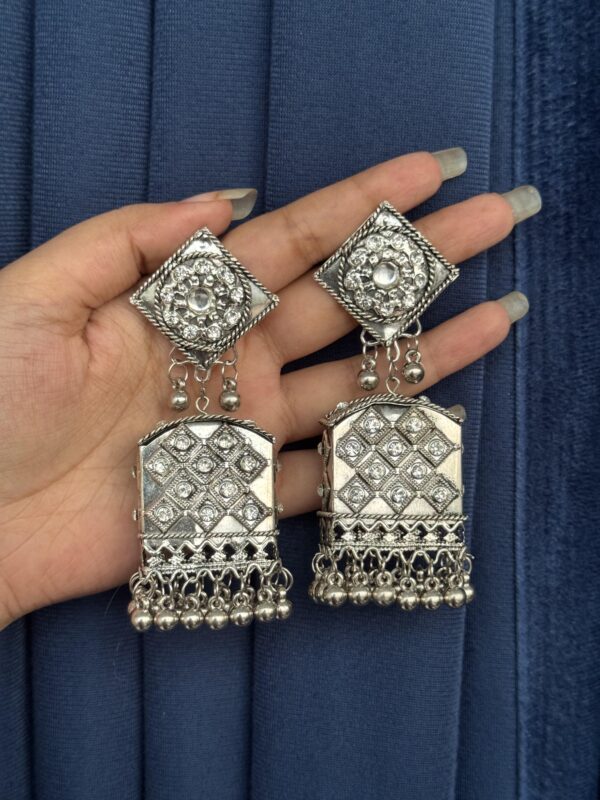 Unique Stone Jhumka