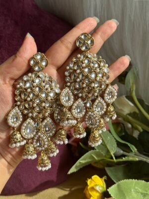 Sajni Kundan Earrings - White