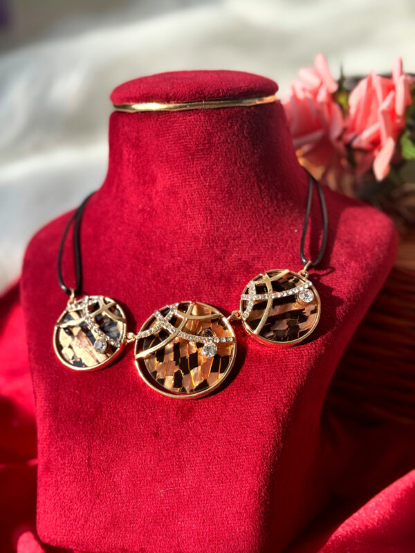 Shiny Stone Choker
