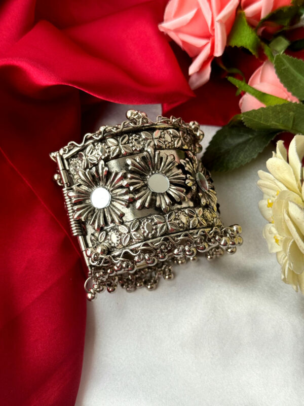 Broad Mirror Openable Kada