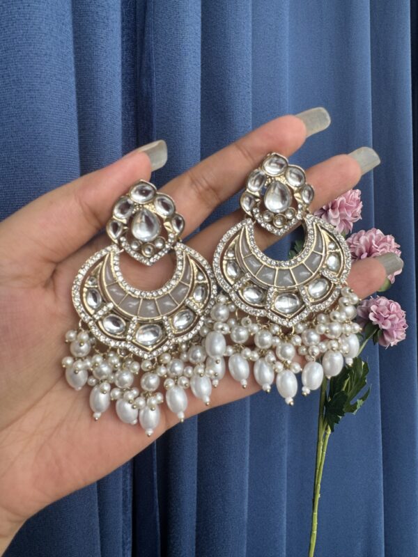 Zoya Chandbali - White