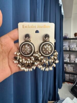 Zaara Kundan Earrings – Black