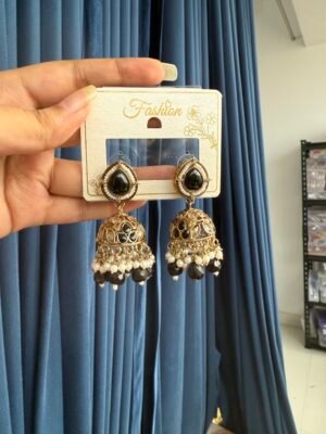 Vanika Jhumka – Black