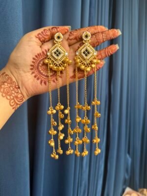 Niharika Kashmiri Ghungru Earrings – Black