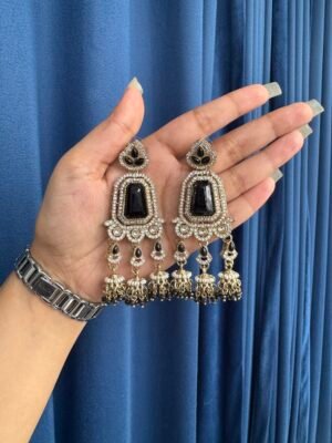 Surbhi Kundan Earrings – Black