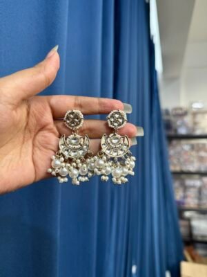Seerat Kundan Earrings – White
