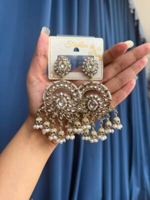 Vamika Kundan Earrings