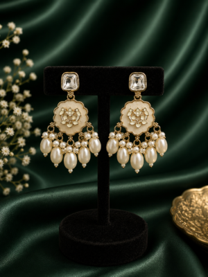Veda Pearl Kundan Earrings