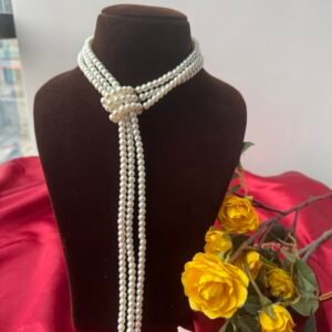 Unique pearl choker