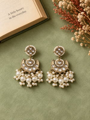 Seerat white Kundan earrings pair