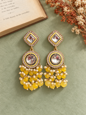 Manjot yellow Kundan earrings pair